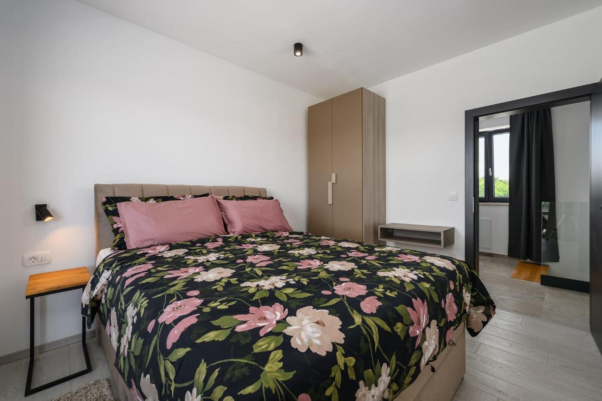 Villa De La Vie With Heated Swimming Pool Rasa Ngoại thất bức ảnh