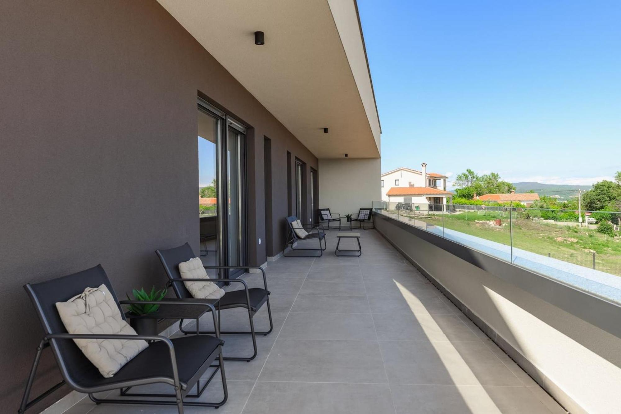 Villa De La Vie With Heated Swimming Pool Rasa Ngoại thất bức ảnh