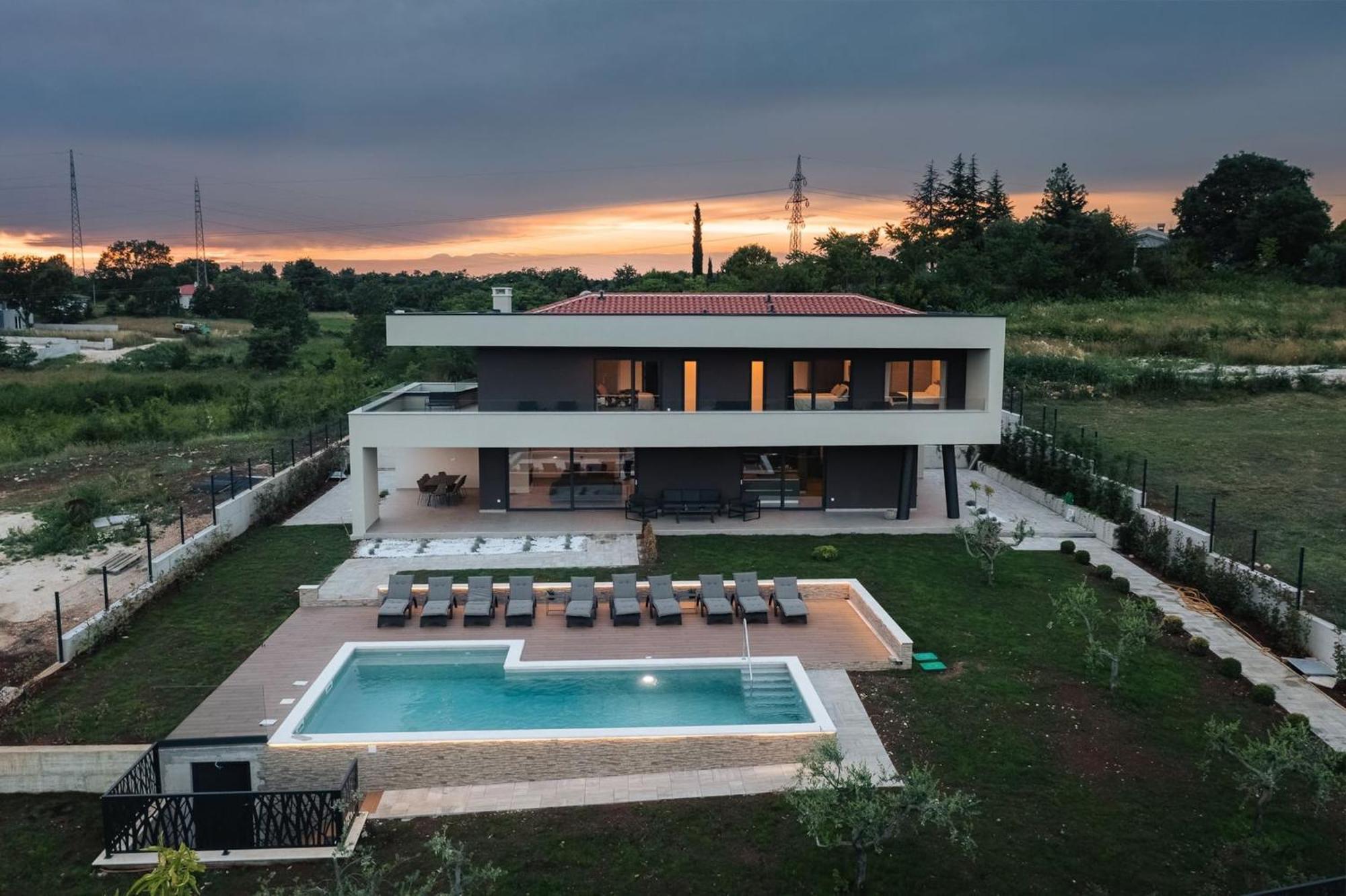 Villa De La Vie With Heated Swimming Pool Rasa Ngoại thất bức ảnh