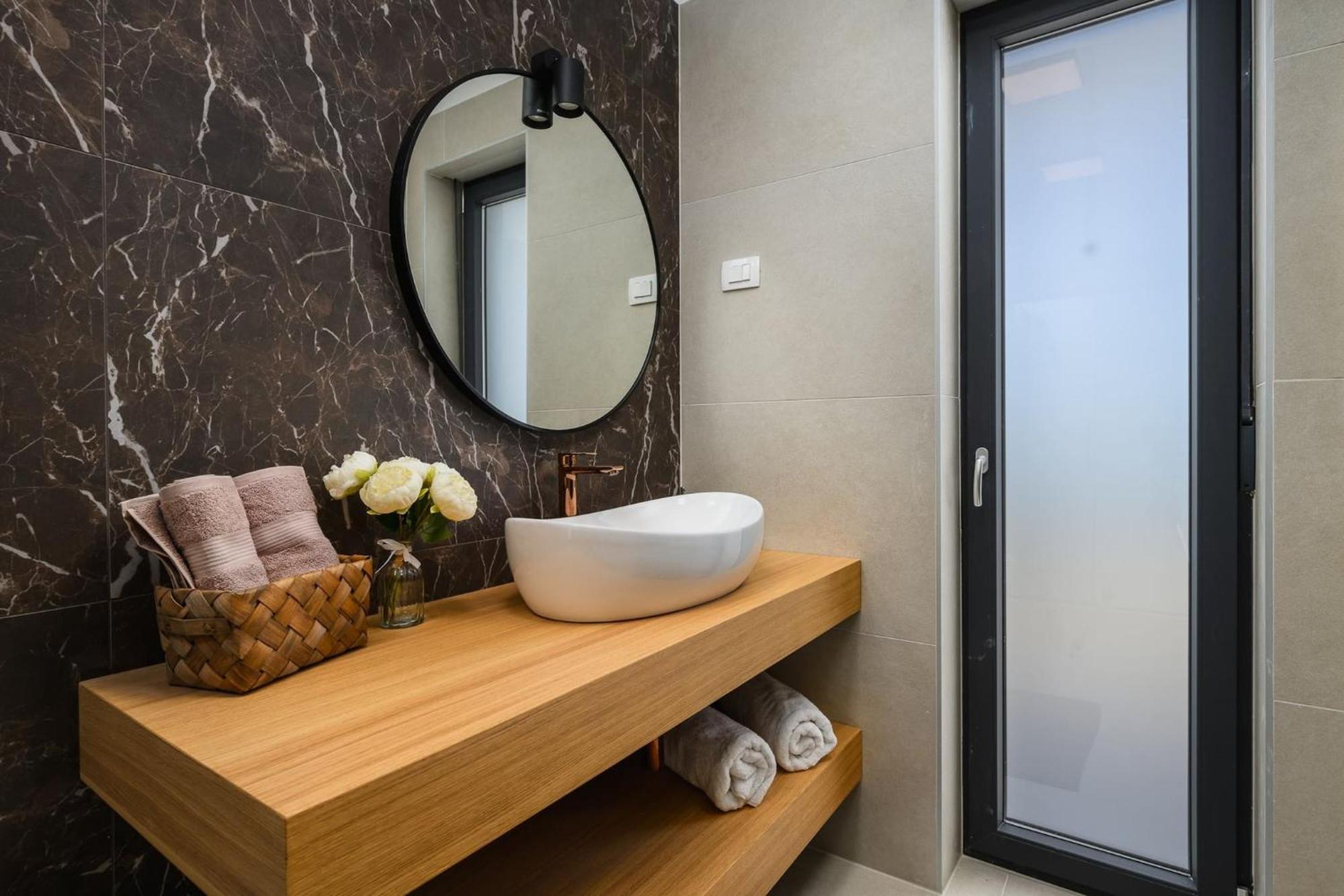 Villa De La Vie With Heated Swimming Pool Rasa Ngoại thất bức ảnh